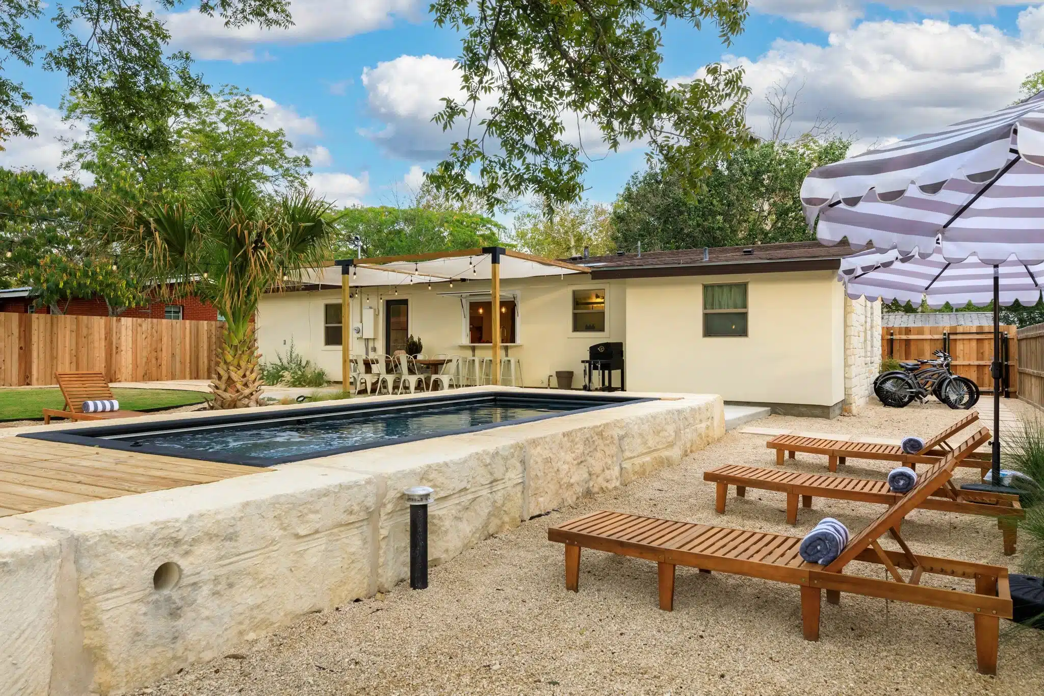 The Lone Palm House 1 1E3A4450