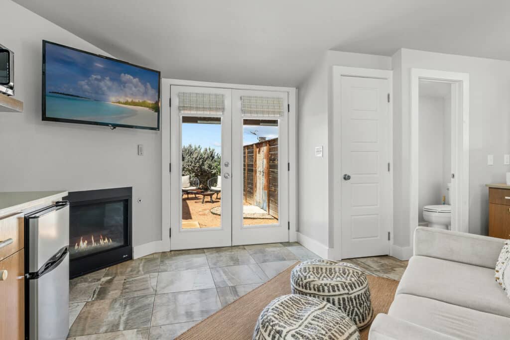 The Cora 1 680829e3a74bb52e7cb3934c