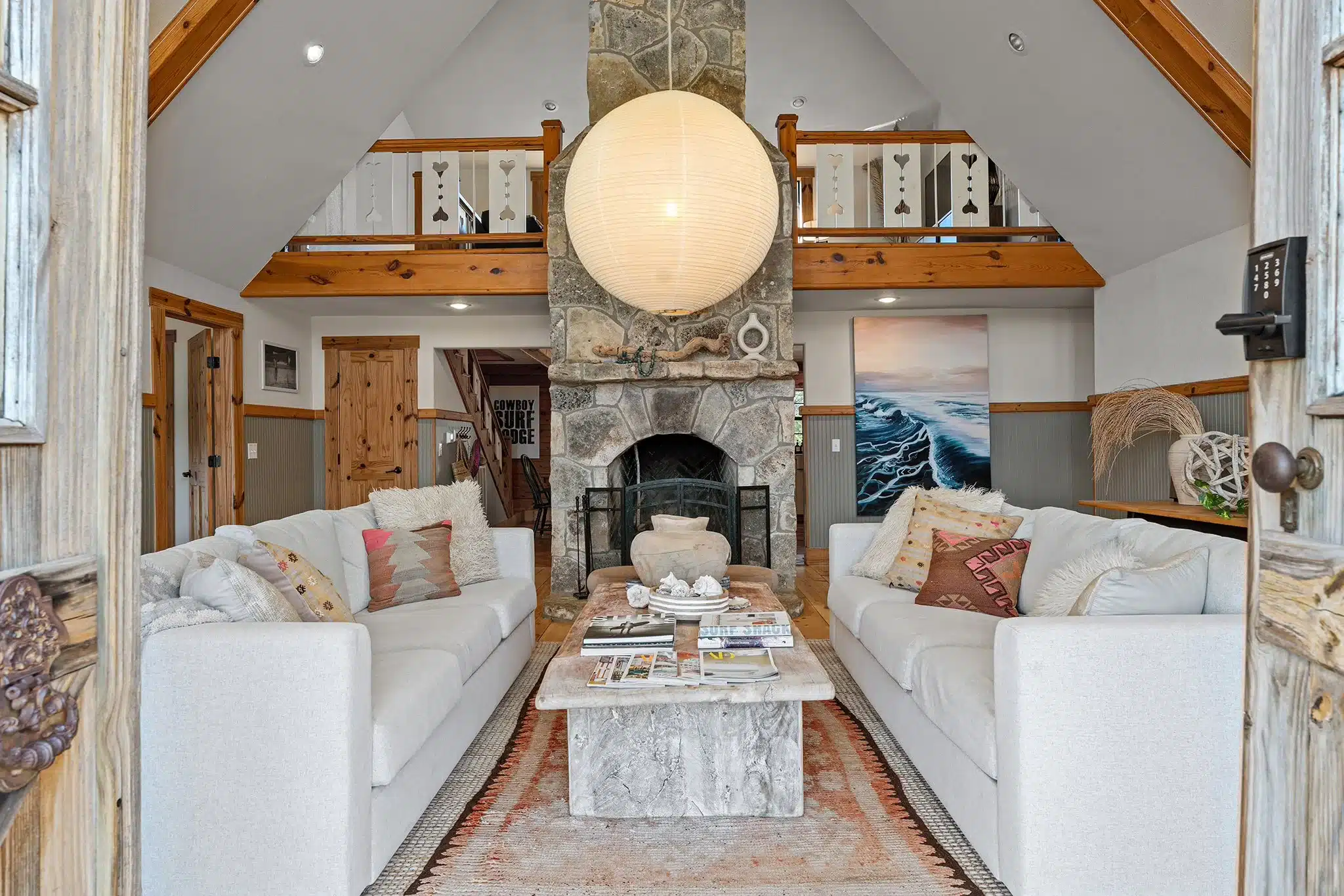 Cowboy Surf Lodge 1 Interior 06911