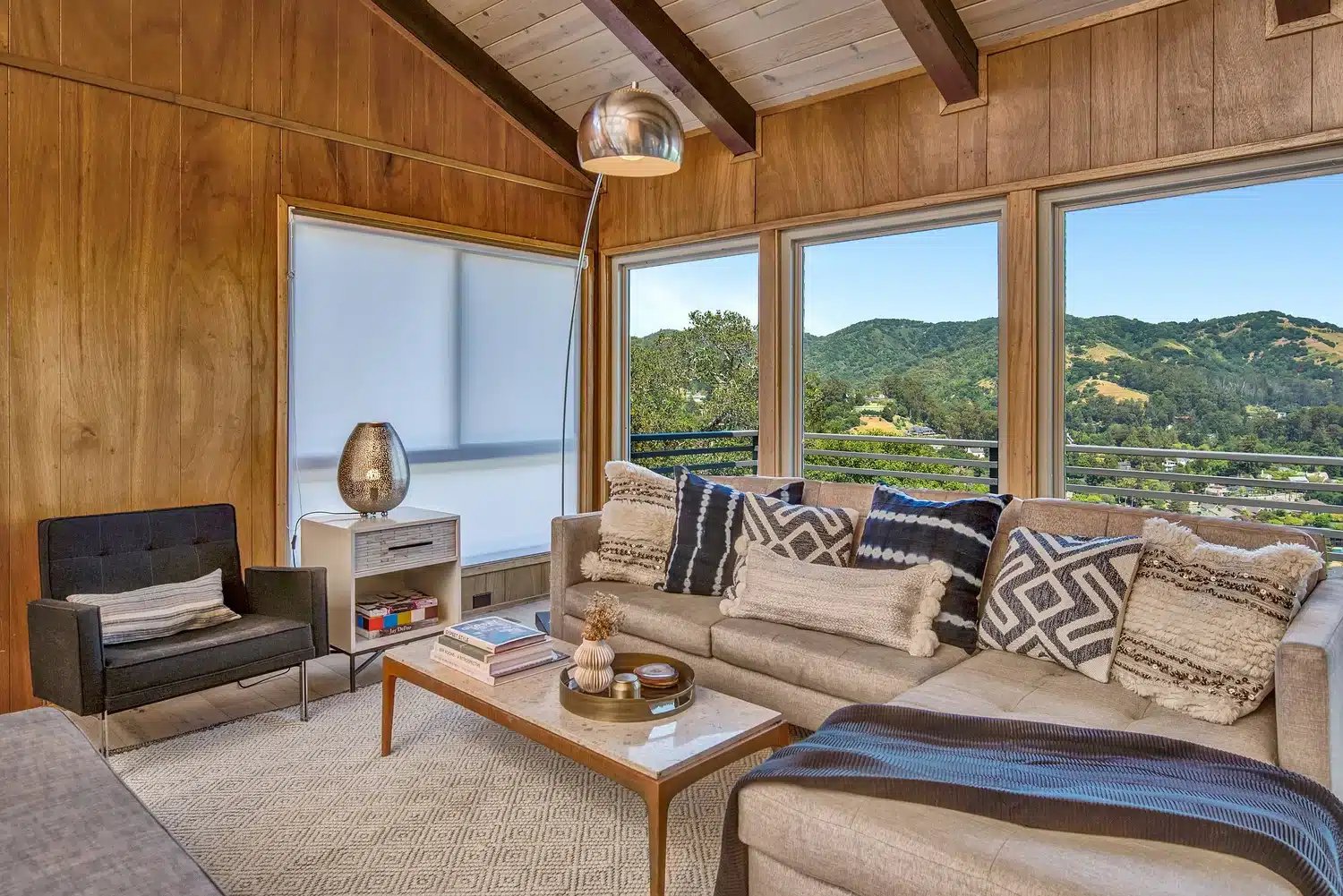 Home 3 Wonderlodge vacation rental design and hosting California Mid Century Modern interior 025