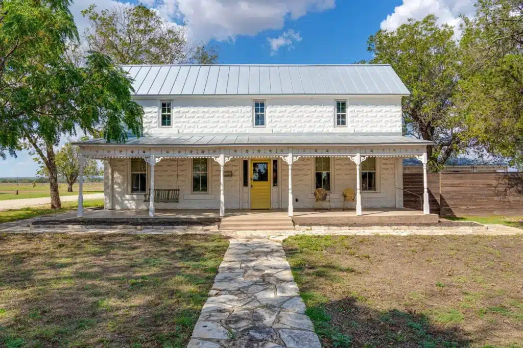 Behrends Family Homestead 1 tmphxbvyns7