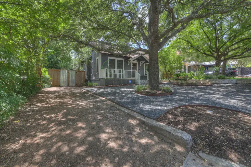 Stay 456 513 E Mary St LRG 5