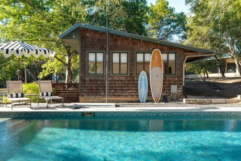 Whispering Creek 42 Exterior 02930