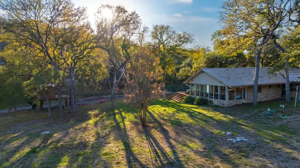 Whispering Creek 86 Exterior 0409