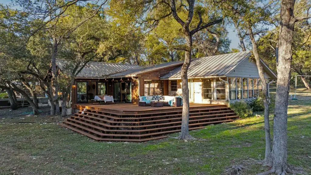 Whispering Creek 25 Exterior 0458