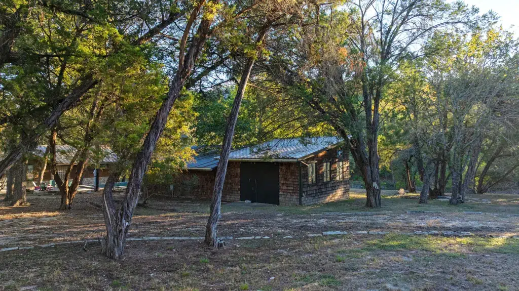 Whispering Creek 88 Exterior 0523