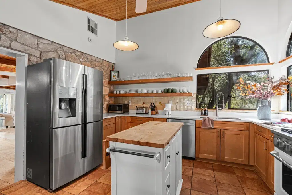 Whispering Creek 62 Interior 02537