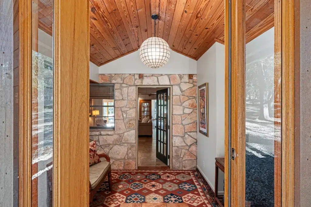 Whispering Creek 51 Interior 02650