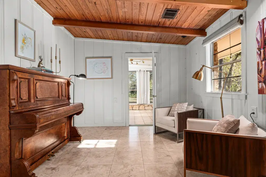 Whispering Creek 15 Interior 02713