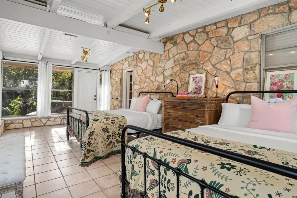 Whispering Creek 21 Interior 02769