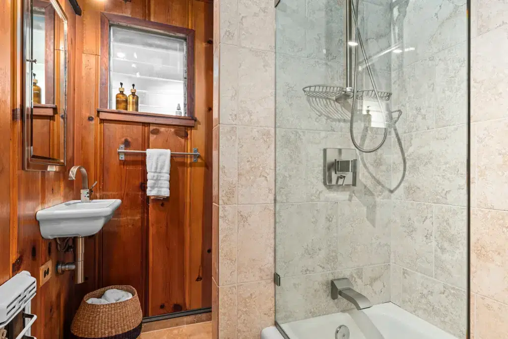 Whispering Creek 104 Interior 02784