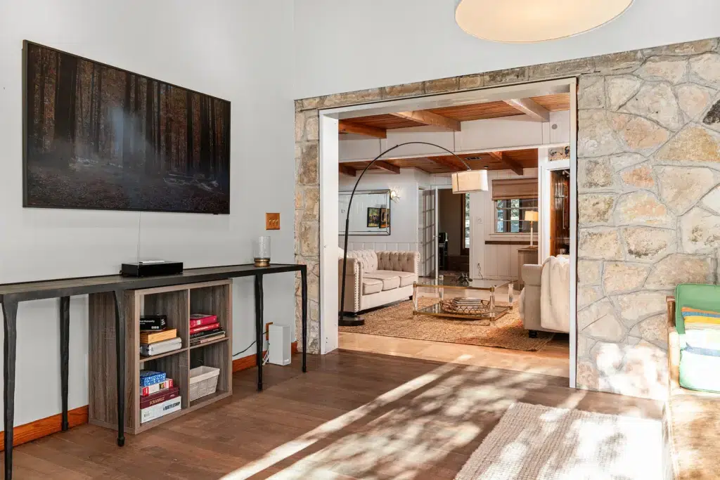 Whispering Creek 90 Interior 02790