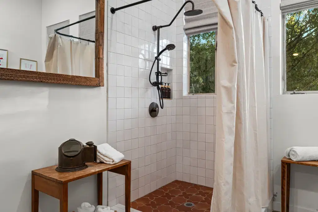 Whispering Creek 11 Interior 02978