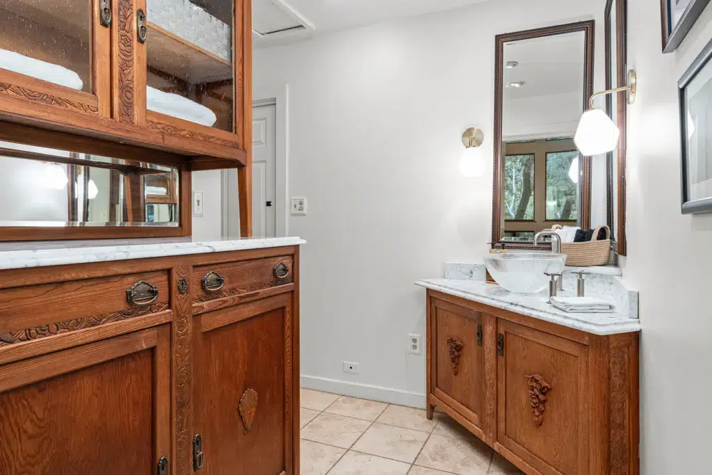 Whispering Creek 19 Interior 03057