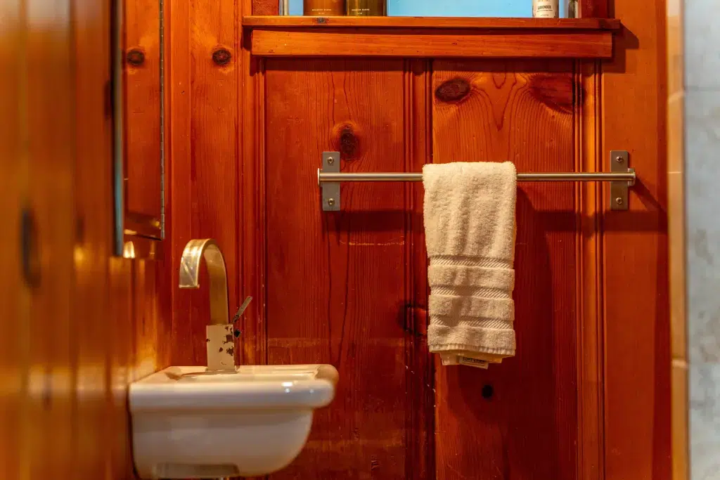 Whispering Creek 97 Vignette 03015