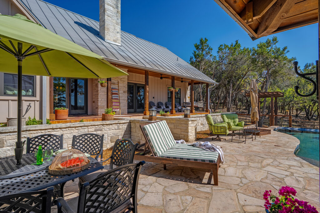 Stay 377 Exterior 06803