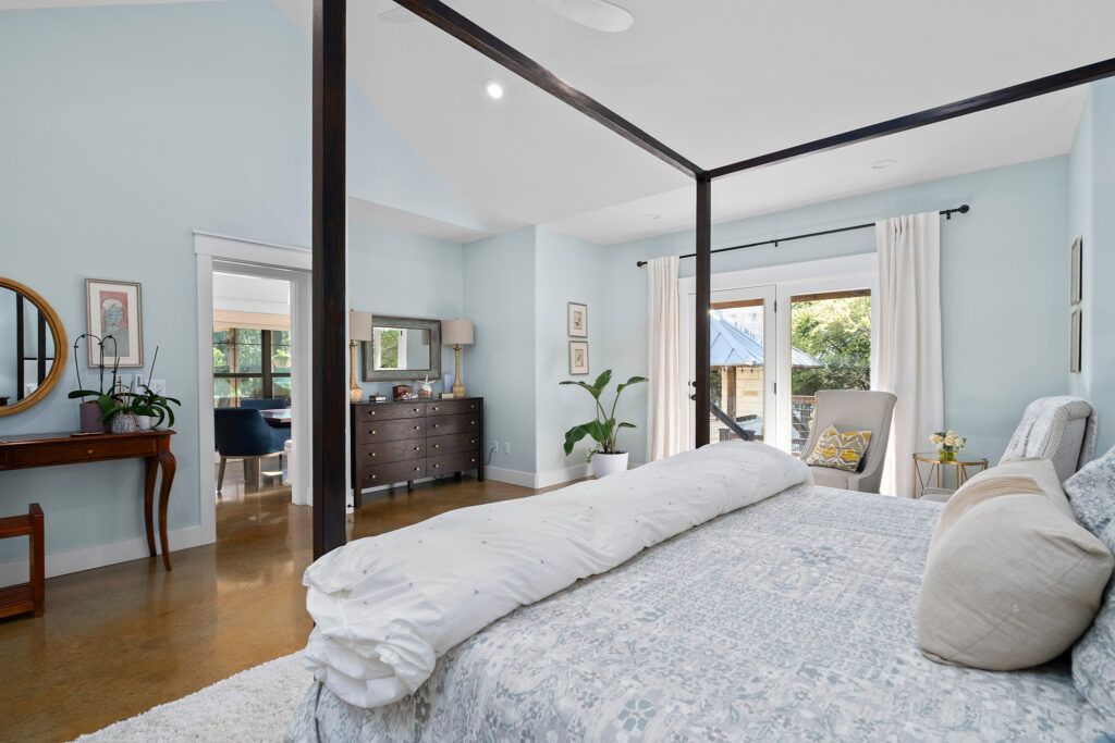 Stay 378 Interior 07240